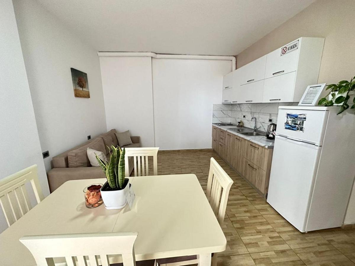 Trea Accomodations - Despacito Port Side Vlorë エクステリア 写真